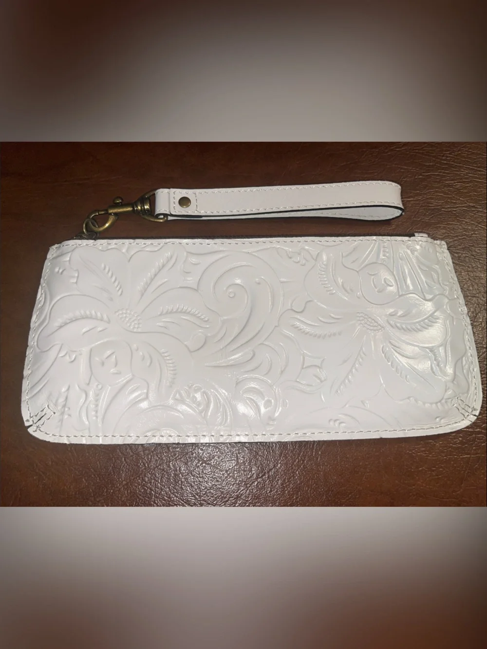 Patricia Nash White Leather Tooled Floral Wristlet Clutch Wallet Wrist Bag